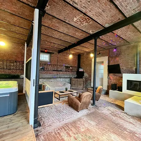 Le Des Ecuries Spa, Domaine De *