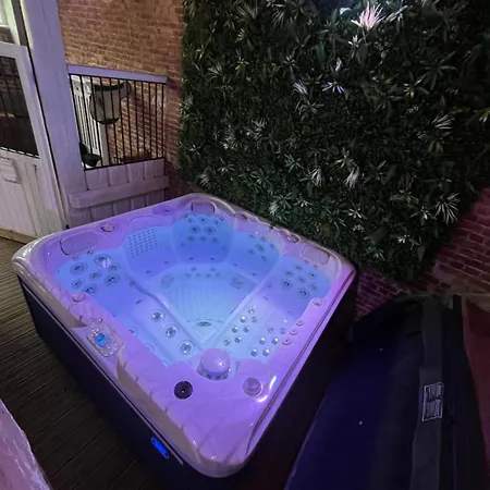 Le Des Ecuries Spa, Domaine De 펜션 Foreste